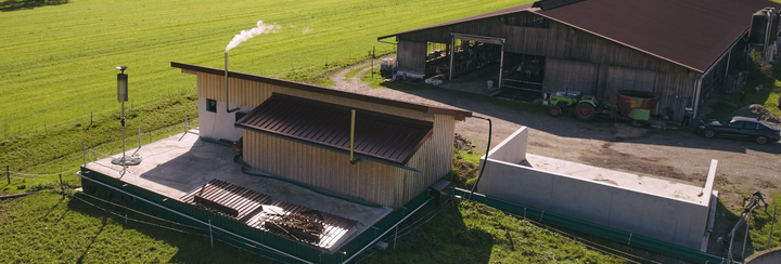 Die Biogasanlage von Josef Riedl im Landkreis Rosenheim wird mit Glle und Mist von 80 Milchkhen und Nachzucht betrieben.