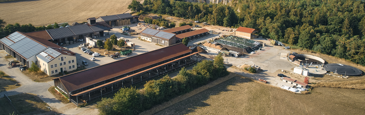 Das Kloster Plankstetten (Berching, Lkr. Neumarkt Oberpfalz) betreibt eine Biogasanlage mit 75 kWel.  